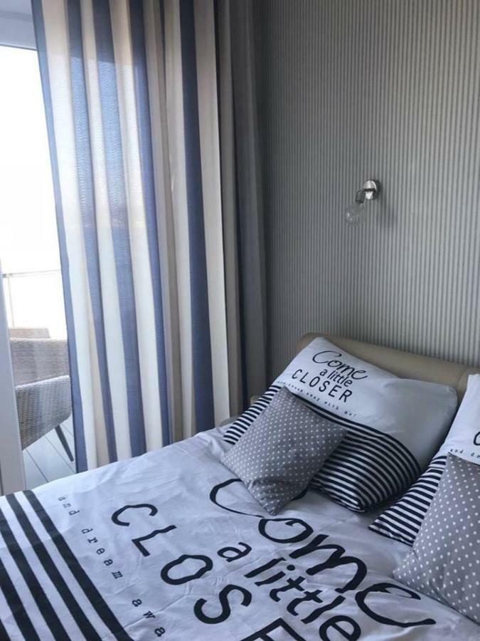 Apartament Z Widokiem Na Jezioro Lejlighed Rydzewo Eksteriør billede
